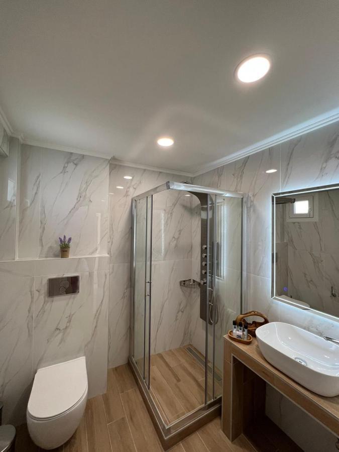 Wide Blue Luxury Boutique Suites Neos Marmaras Exteriör bild