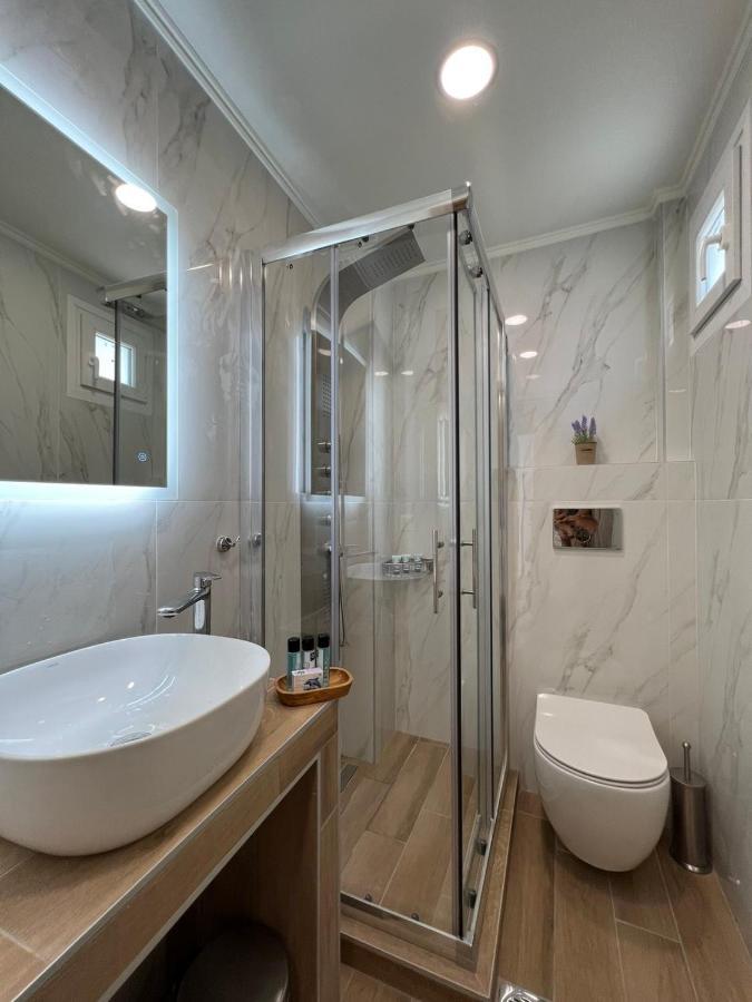 Wide Blue Luxury Boutique Suites Neos Marmaras Exteriör bild