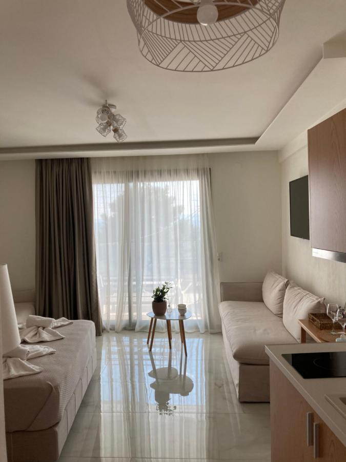 Wide Blue Luxury Boutique Suites Neos Marmaras Exteriör bild