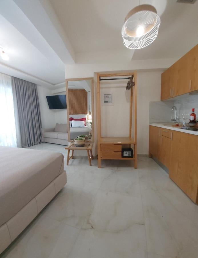 Wide Blue Luxury Boutique Suites Neos Marmaras Exteriör bild