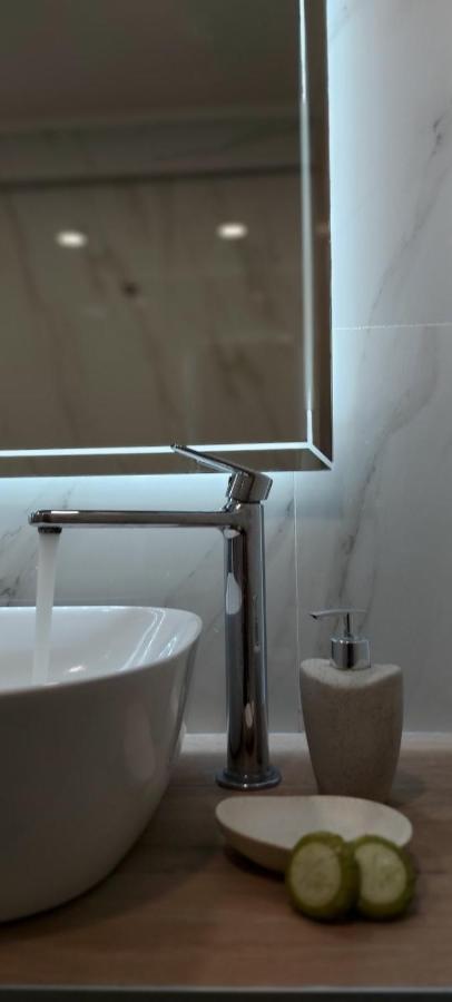Wide Blue Luxury Boutique Suites Neos Marmaras Exteriör bild