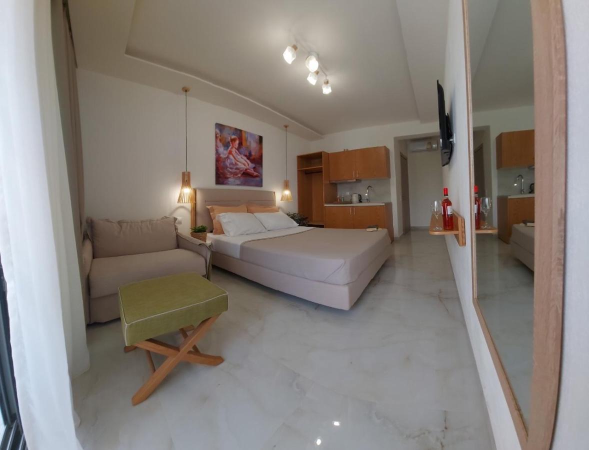 Wide Blue Luxury Boutique Suites Neos Marmaras Exteriör bild