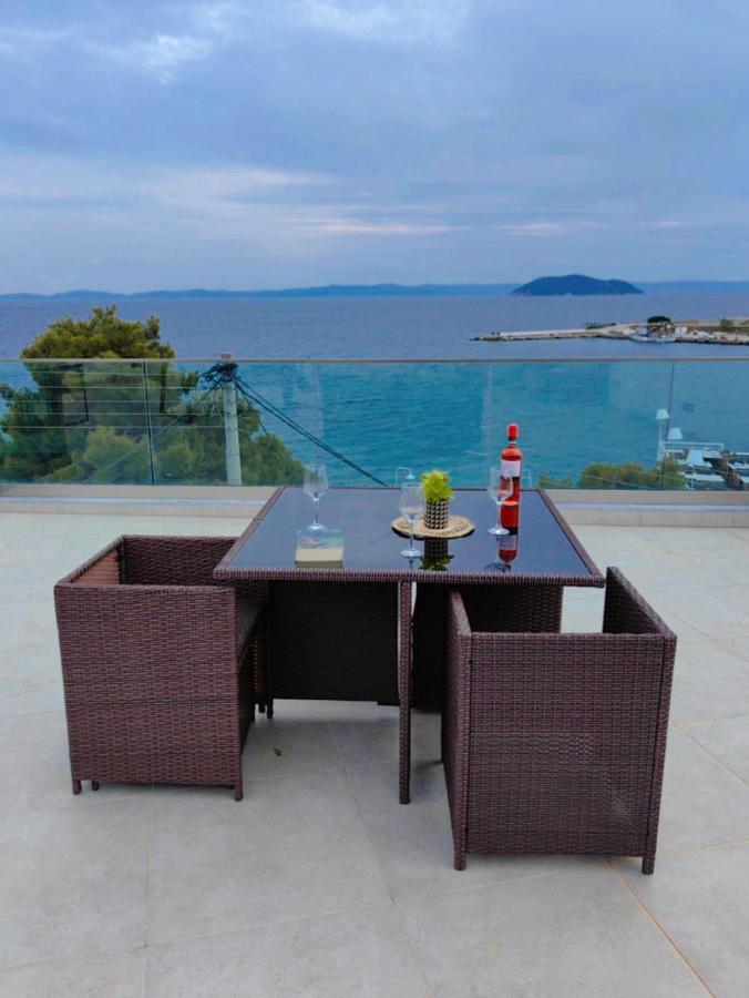 Wide Blue Luxury Boutique Suites Neos Marmaras Exteriör bild