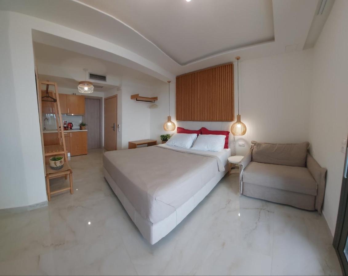 Wide Blue Luxury Boutique Suites Neos Marmaras Exteriör bild